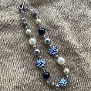 Zebra chunky necklace SolverBlack white silver Glass Pearl